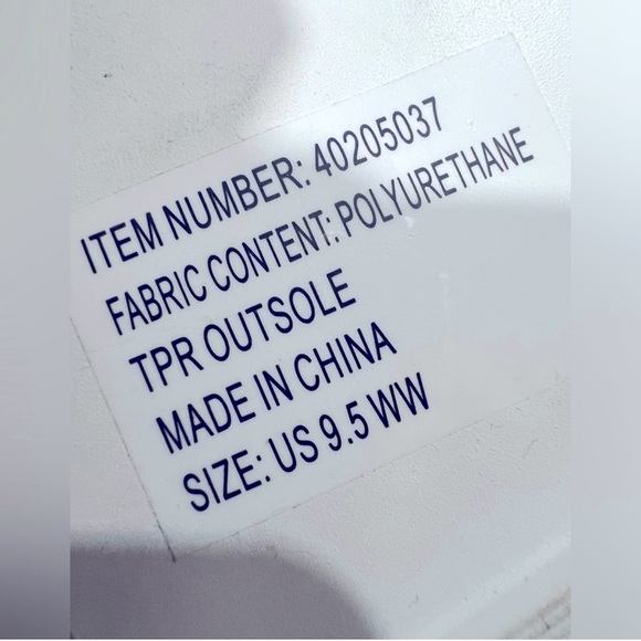 Torrid White Square Toe Thong Sandlal  Flip Flop Faux leather sandals 9.5WW - Picture 4 of 8